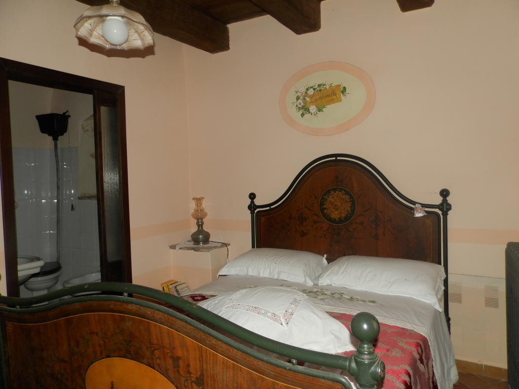 Hotel Residenza Di Paese Castello Del Poggio Ferentillo Habitación foto